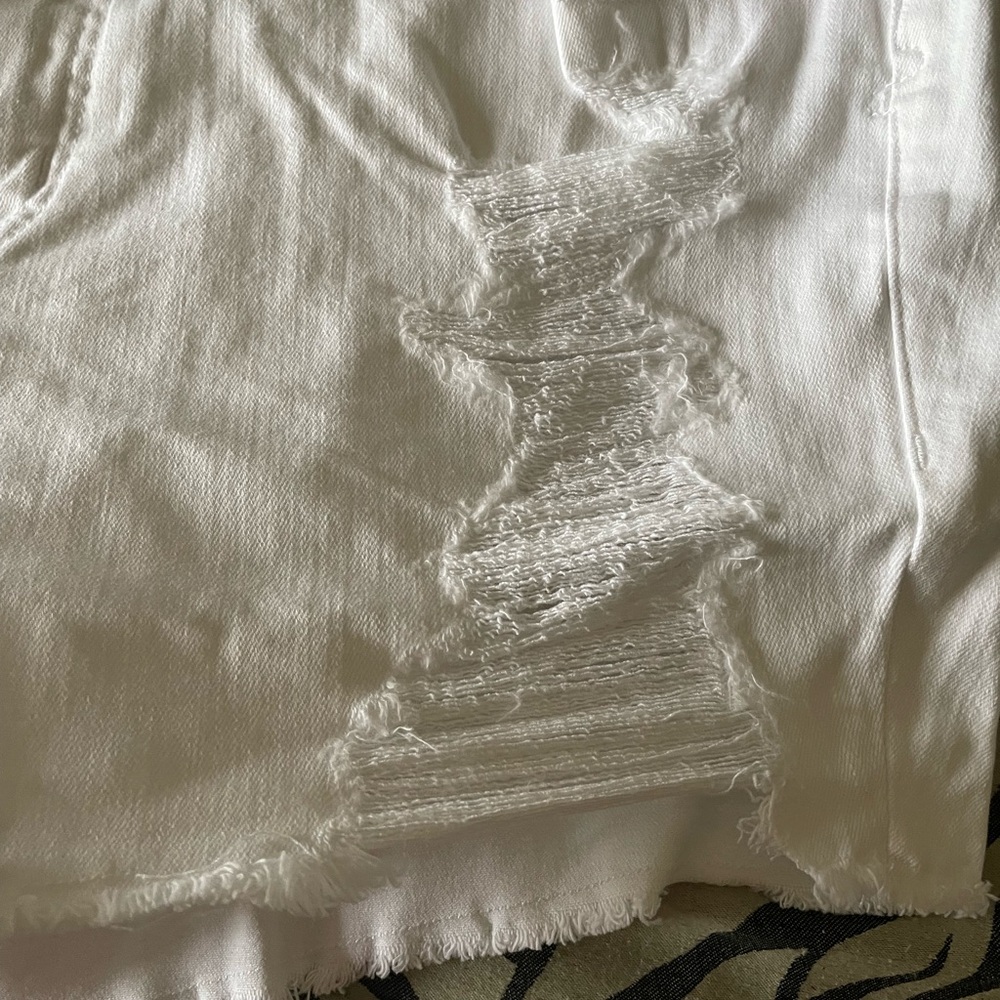 Torrid NEW white destructive shorts size 20 - Picture 3 of 10